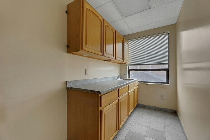 More Photos Of 117 Central Ave, Hackensack Office Residential For Lease