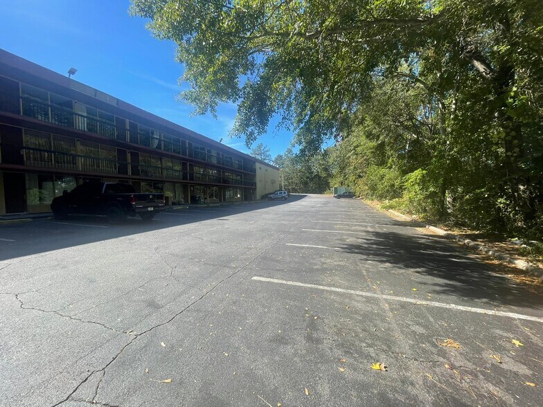 More Photos Of 1700 US-280, Phenix City Hotel For Sale