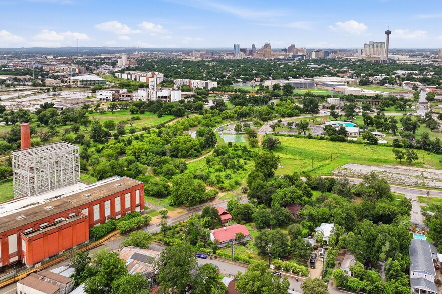 More Photos Of 200 Mission Rd, San Antonio Flex For Sale
