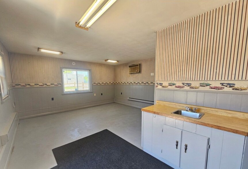 More Photos Of 97 East Ave, Newark General Retail For Sale