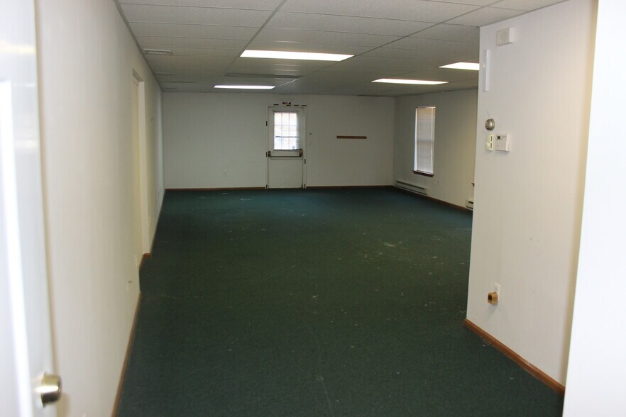 More Photos Of 1-8 Manor Dr, Hampton Medical For Sale