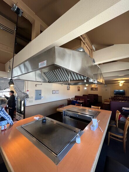 More Photos Of 41025 Big Bear Blvd, Big Bear Lake Restaurant For Sale