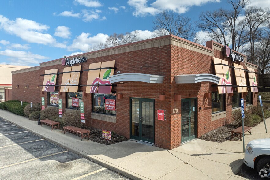 More Photos Of 1700-1792 N Richmond Rd, McHenry Storefront For Lease