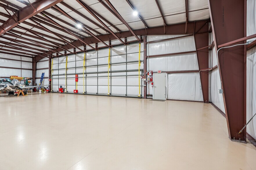 More Photos Of 3229 Airport Rd, Helena Airplane Hangar For Sale