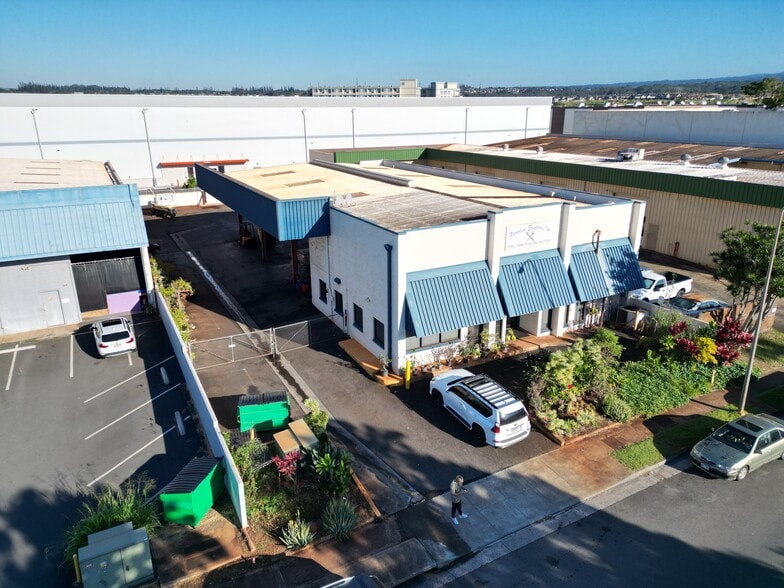 More Photos Of 94-469 Ukee St, Waipahu Manufacturing For Sale