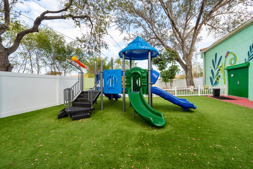 More Photos Of 8201 W Mcnab Rd, Tamarac General Retail For Sale