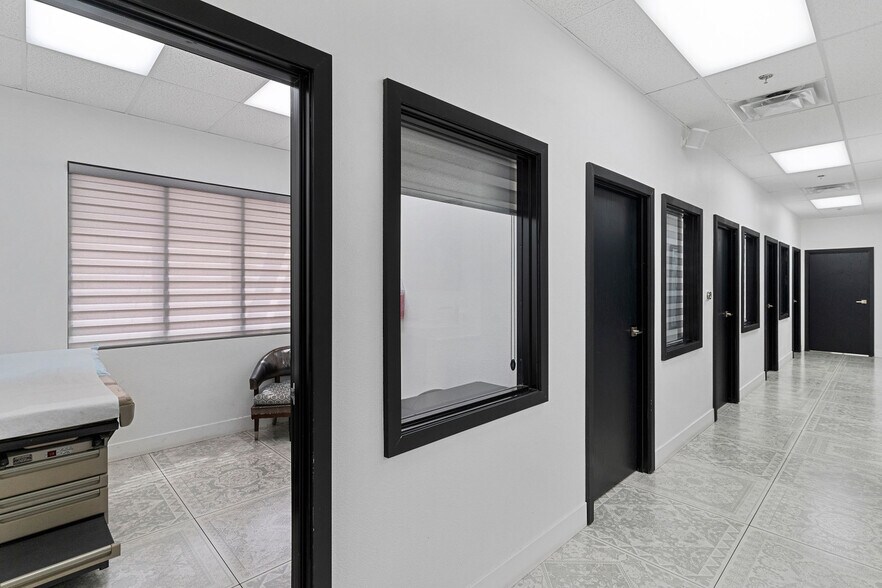 More Photos Of 7580 W Sahara Ave, Las Vegas Medical For Lease