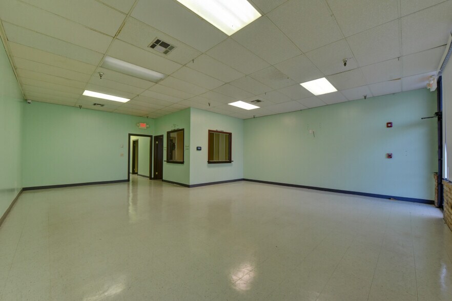 More Photos Of 3701 General Degaulle Dr, New Orleans Unknown For Lease