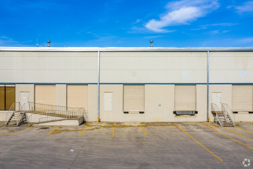 More Photos Of 5400-5410 Kaepa Ct, San Antonio Warehouse For Lease