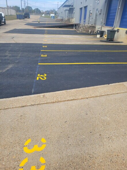 More Photos Of 5905 Financial Plz, Shreveport Warehouse For Lease