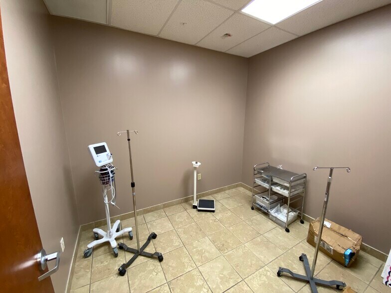 More Photos Of 1900 N Central Ave, Kissimmee Medical For Lease