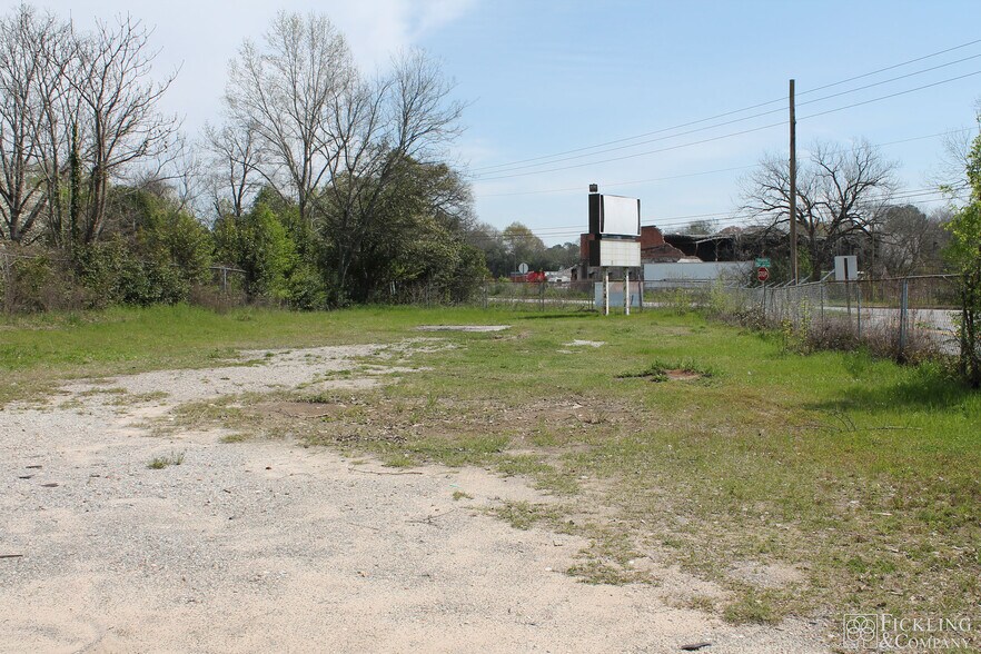 More Photos Of 795 S Fulton St, Macon-Bibb Warehouse For Lease