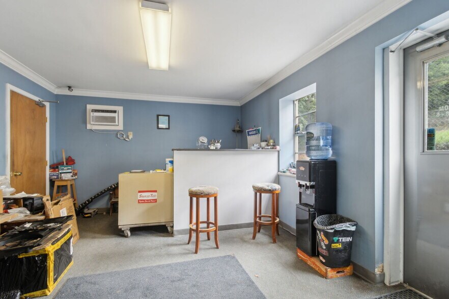 More Photos Of 1875 Airport Industrial Park Dr, Marietta Industrial For Sale