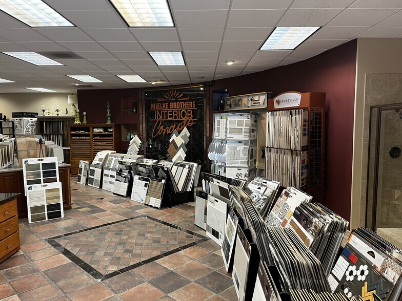 More Photos Of 535-579 N Denver Ave, Loveland Light Manufacturing For Sale