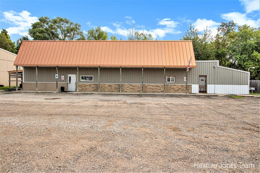 Primary Photo Of 7470 Northland dr, Stanwood General Retail For Sale