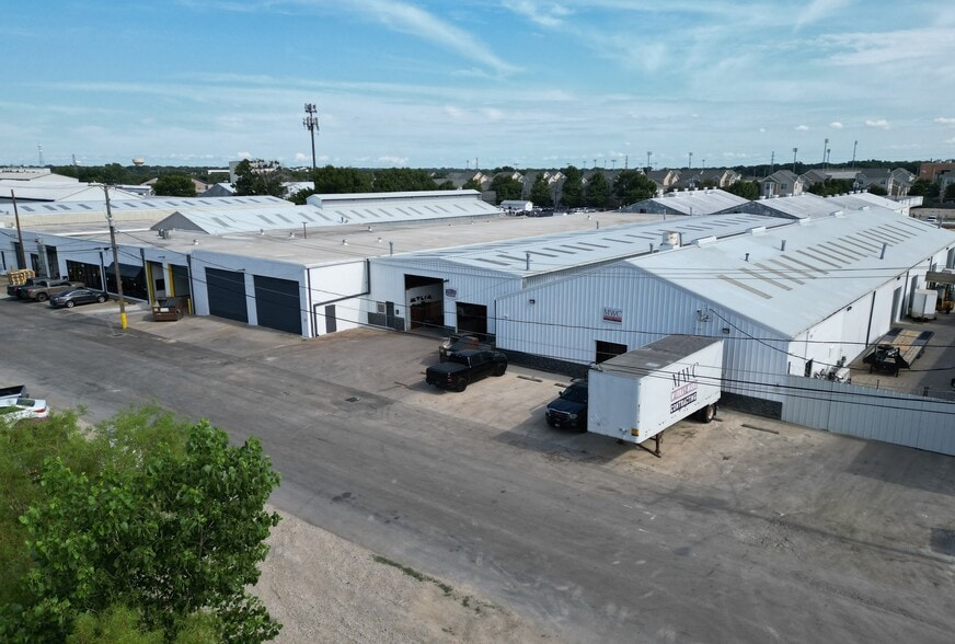 Primary Photo Of 8230-8240 Lovett Ave, Dallas Warehouse For Lease