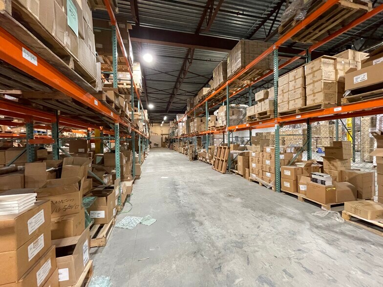 More Photos Of 5901 NE Waldo Rd, Gainesville Warehouse For Lease