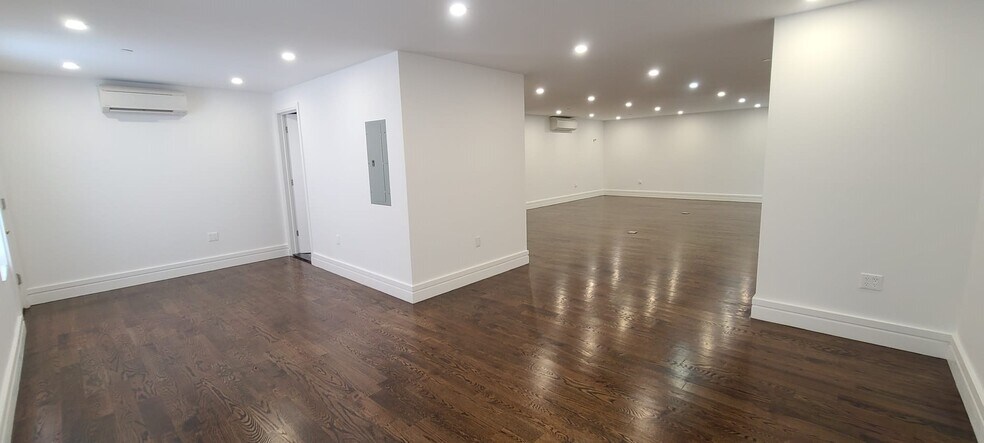 More Photos Of 94-01-94-03 101st Ave, Ozone Park Apartments For Lease