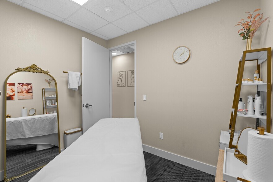 More Photos Of 2820 NE 214th St, Aventura Loft Creative Space For Sale
