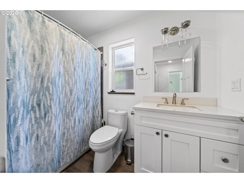 More Photos Of 29940 Harbor Way, Gold Beach Apartments For Sale