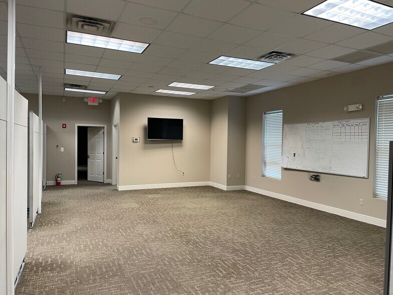 More Photos Of 4444 American Way, Baton Rouge Office For Sale