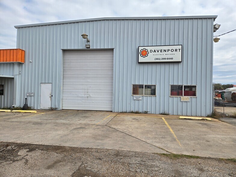 Primary Photo Of 658 Omaha Dr, Corpus Christi Service For Lease