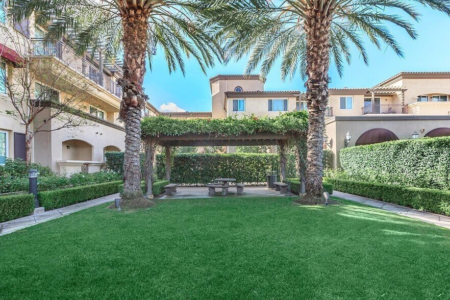 More Photos Of 633 W Route 66, Glendora Apartments For Sale