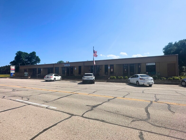 More Photos Of 20811 Dawn Dr, Lago Vista Office For Sale