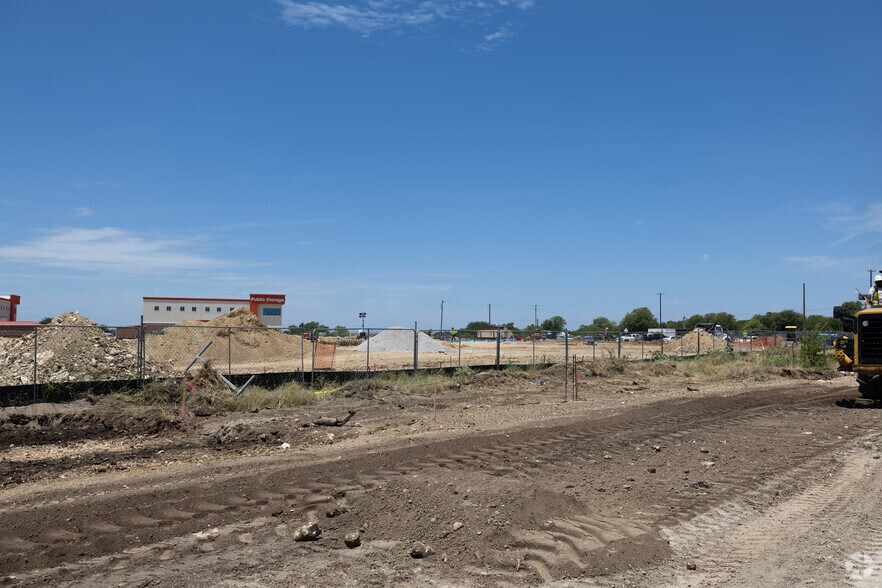 More Photos Of 6001 Old Decatur Rd, Fort Worth Distribution For Sale