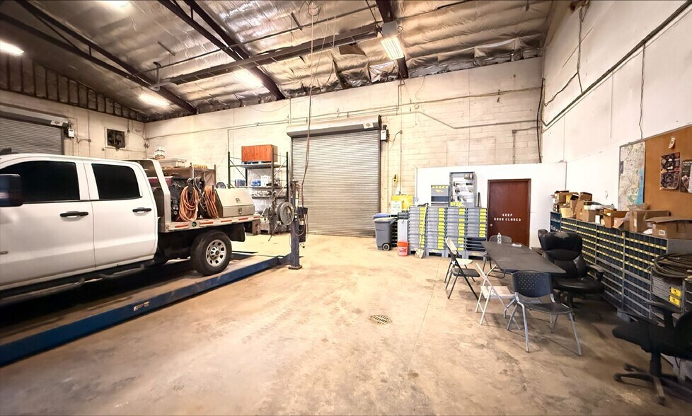 More Photos Of 450 County Rd, Cliffwood Warehouse For Lease