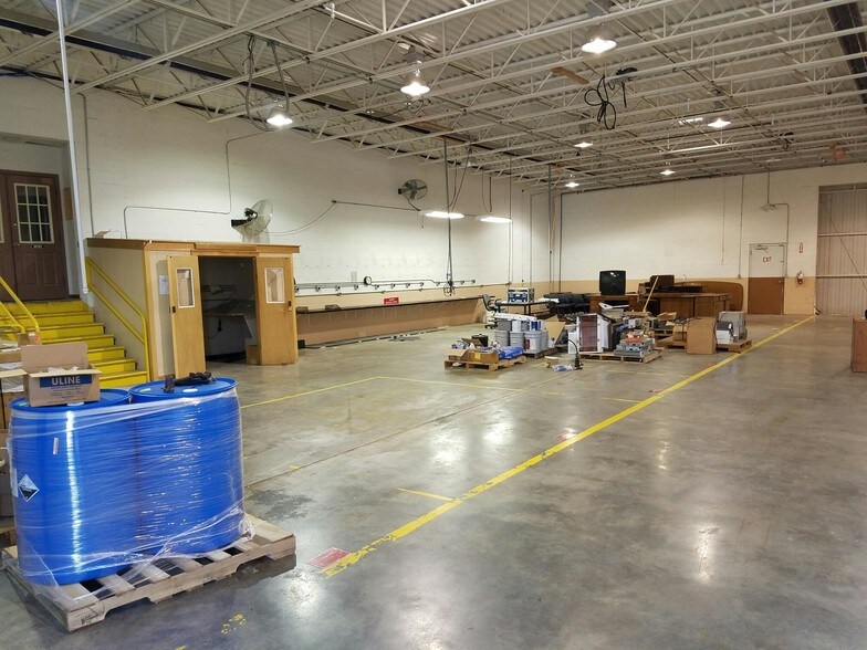 More Photos Of 385-387 Industrial Dr, Mount Juliet Warehouse For Lease