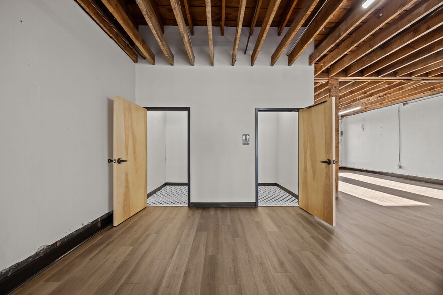 More Photos Of 207 S Garnett St, Henderson Flex For Lease