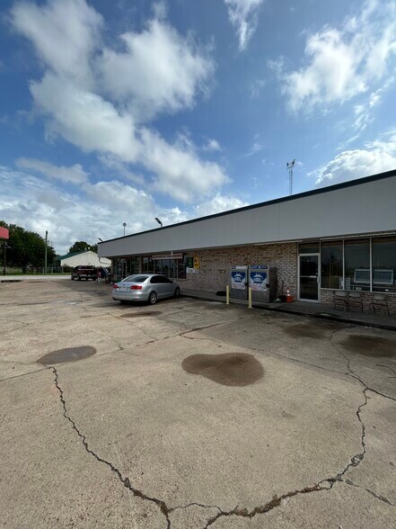 More Photos Of 4230 E FM 1462 Rd, Rosharon Storefront Retail Office For Lease