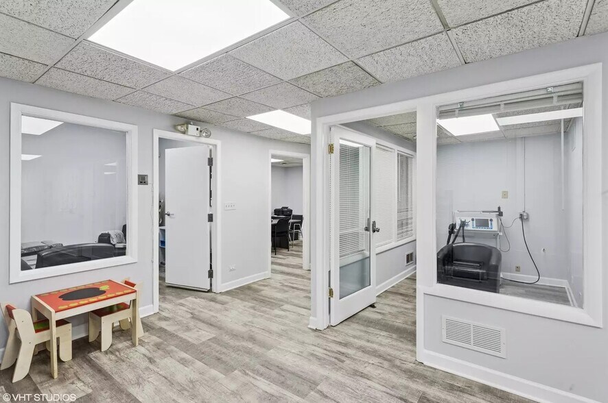 More Photos Of 1335 Dodge Ave, Evanston Loft Creative Space For Sale