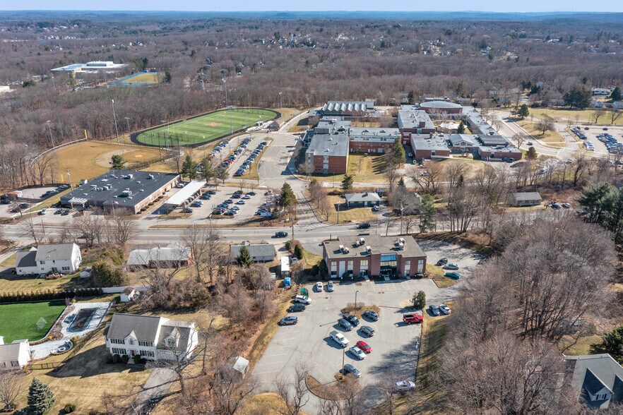 More Photos Of 320 Bolton St, Marlborough Healthcare For Lease