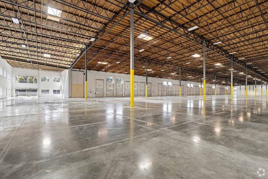 More Photos Of 3401 96th St S, Lakewood Distribution For Lease