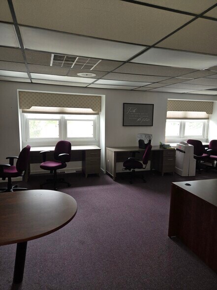 More Photos Of 199 N Woodbury Rd, Pitman Office For Lease