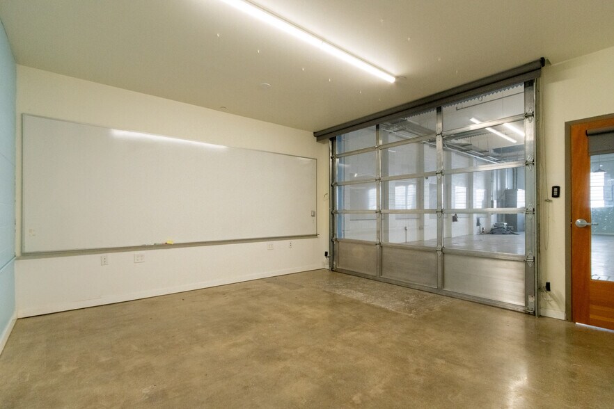 More Photos Of 363 Clementina St, San Francisco Showroom For Sale