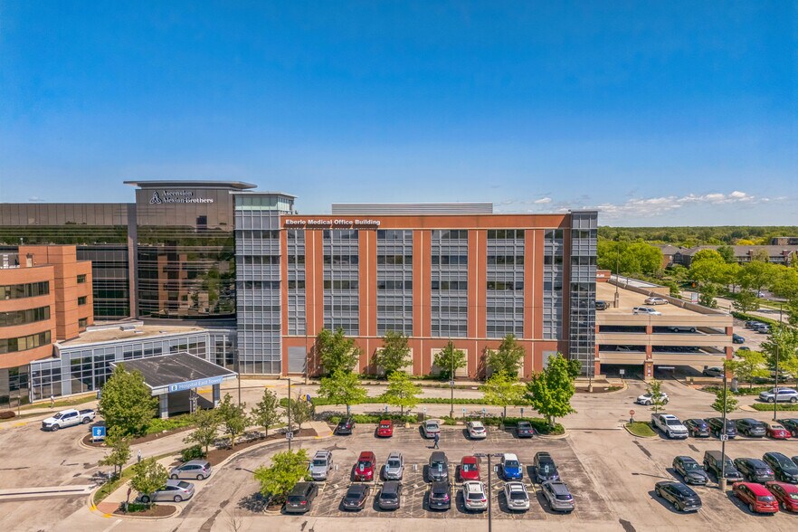 More Photos Of 800 Biesterfield Rd, Elk Grove Village Medical For Lease