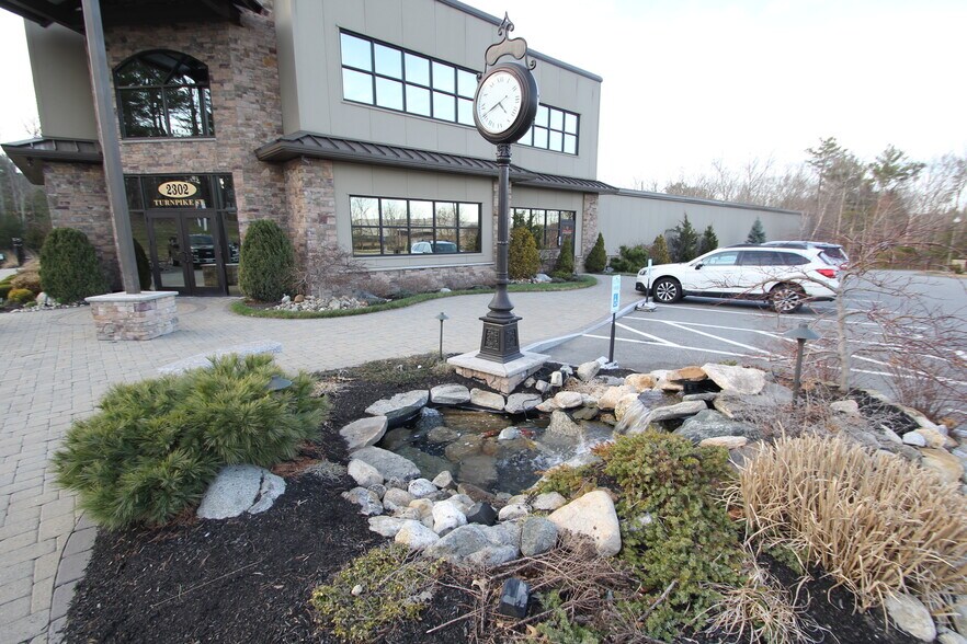 More Photos Of 2302 Turnpike St, North Andover General Retail For Lease