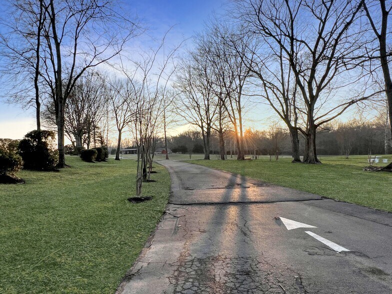 More Photos Of 2982 Harvey Bowden Rd, Paris Winery Vineyard For Sale