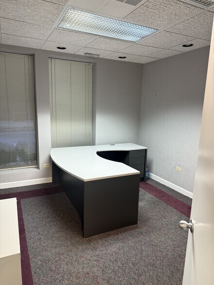 More Photos Of 3043 Ridge Rd, Lansing Office For Lease