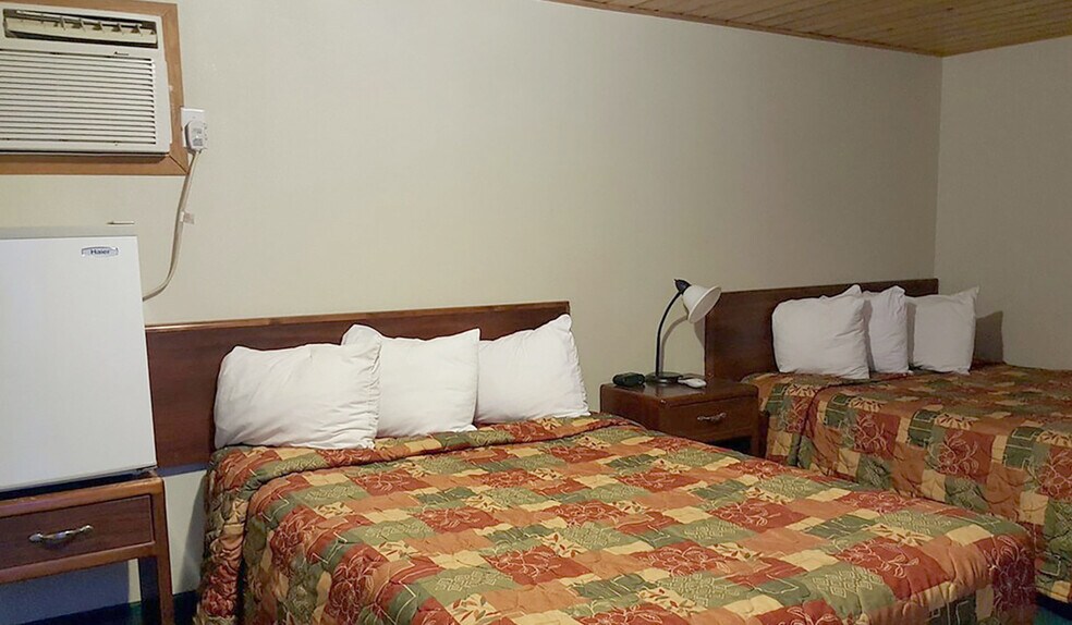 More Photos Of 518 W Montana Ave, Baker Hotel For Sale