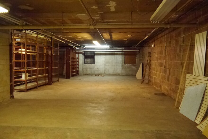 More Photos Of 910 Bergen Ave, Jersey City Office For Lease