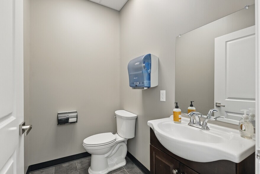 More Photos Of 581 E Cherry St, Troy Freestanding For Sale