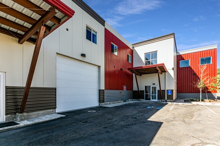 More Photos Of 4383 Forestdale Dr, Park City Warehouse For Lease
