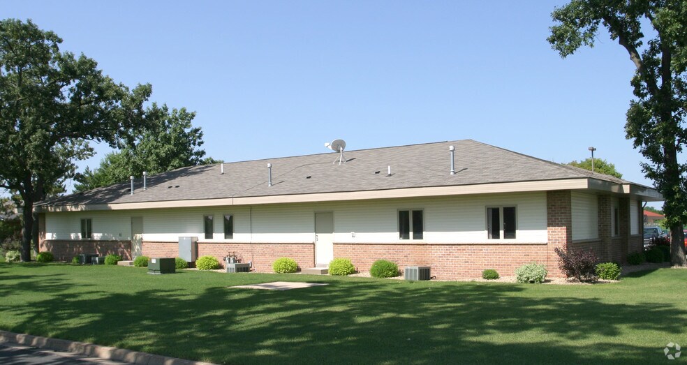 More Photos Of 3366-3368 NW Bunker Lake Blvd, Andover Medical For Sale