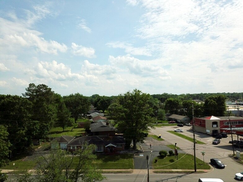 More Photos Of 602 Fairdale Ave, Bowling Green Freestanding For Sale