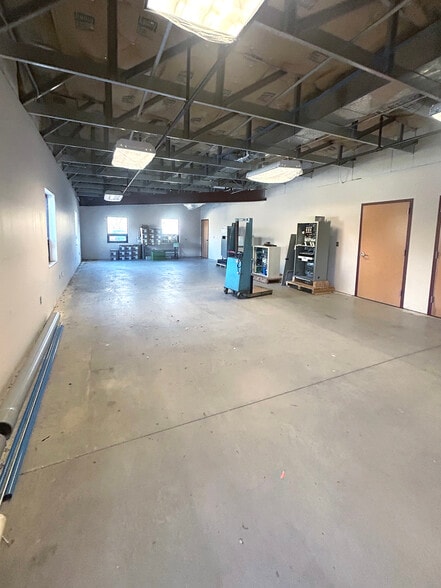 More Photos Of 11020 Parker Dr, Irwin Industrial For Sale