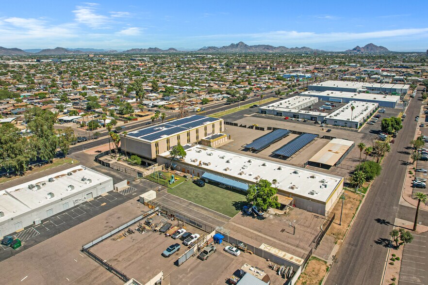 More Photos Of 3001 W Indian School Rd, Phoenix Office For Sale
